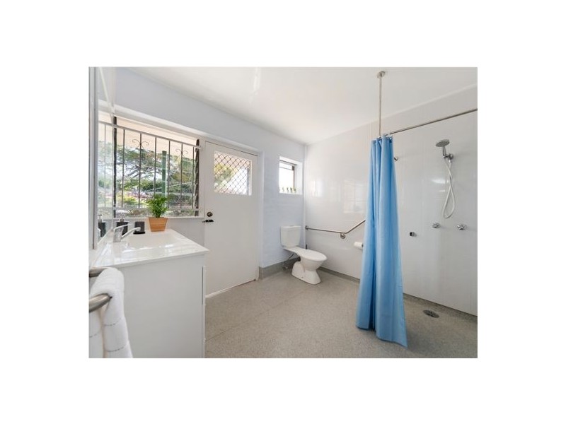 8 Angelina Street, Macgregor QLD 4109