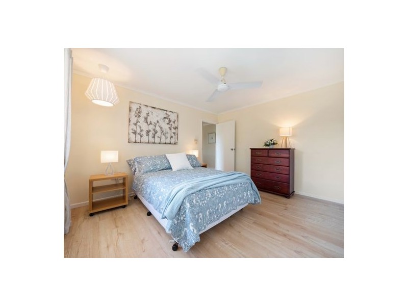 8 Angelina Street, Macgregor QLD 4109