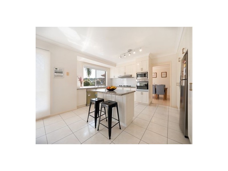 5 Goold Close, Robertson QLD 4109