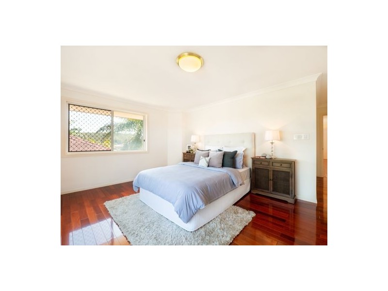 5 Goold Close, Robertson QLD 4109