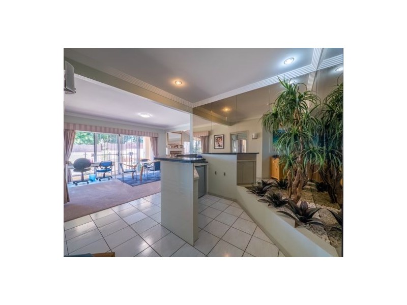 95 Davrod Street, Robertson QLD 4109