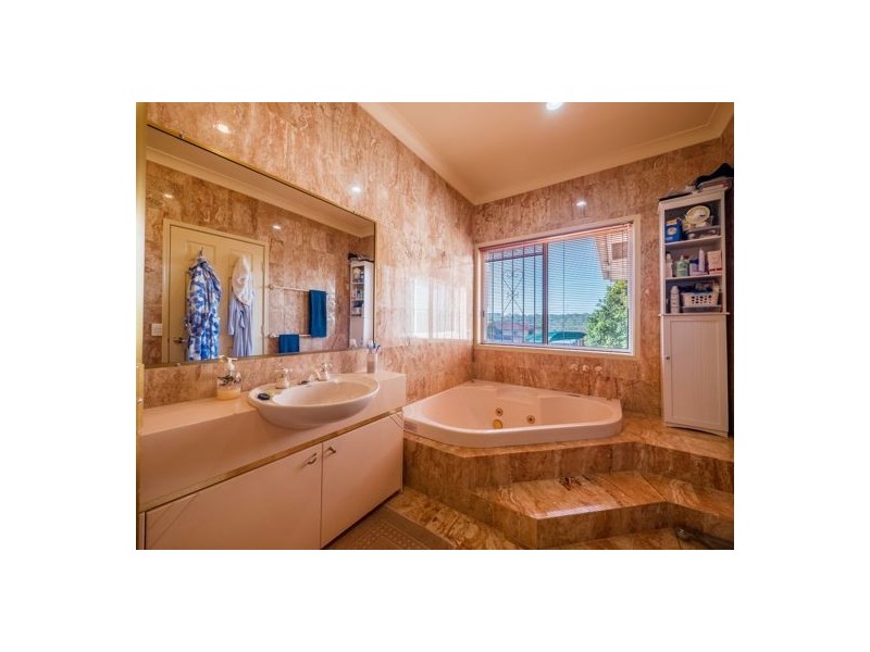 95 Davrod Street, Robertson QLD 4109