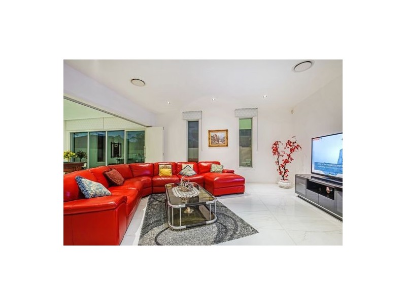 17 Cavallaro Street, Robertson QLD 4109