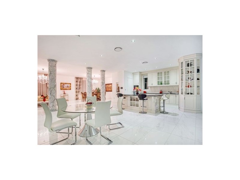 17 Cavallaro Street, Robertson QLD 4109