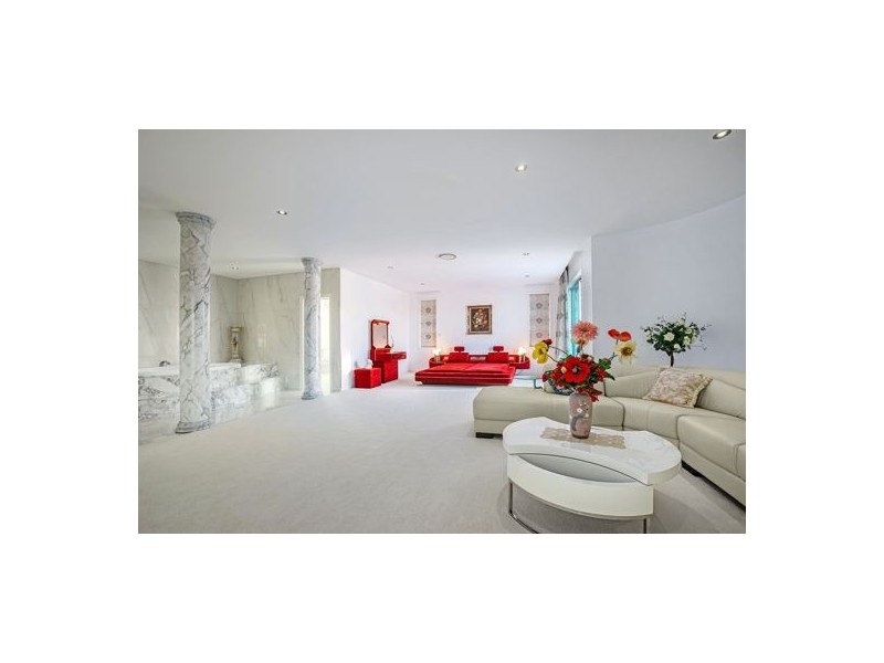 17 Cavallaro Street, Robertson QLD 4109