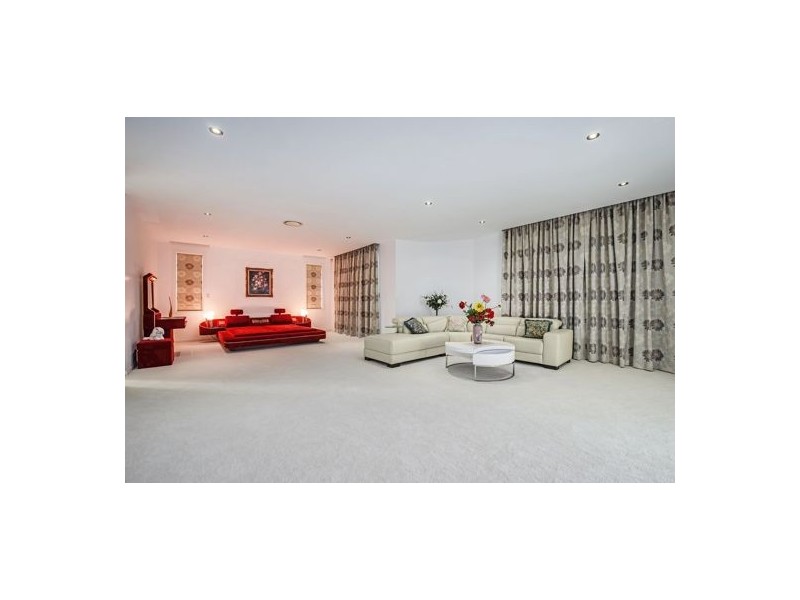 17 Cavallaro Street, Robertson QLD 4109