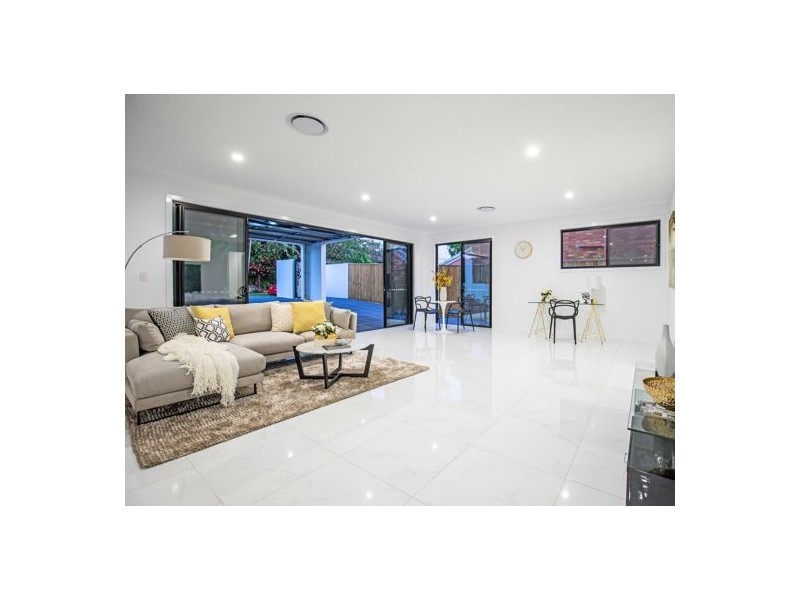 42 Nevern Street, Macgregor QLD 4109