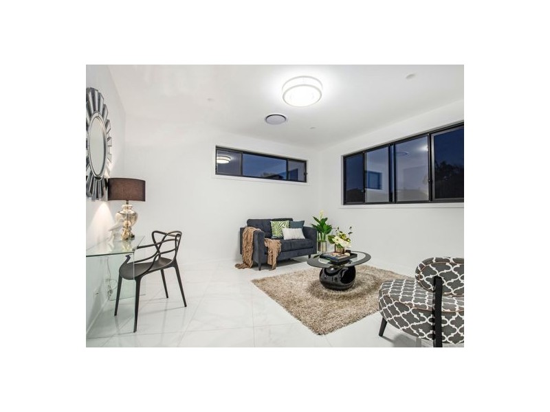 42 Nevern Street, Macgregor QLD 4109