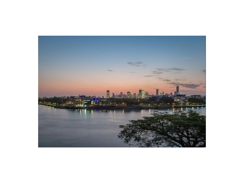 16 Aaron Avenue, Hawthorne QLD 4171