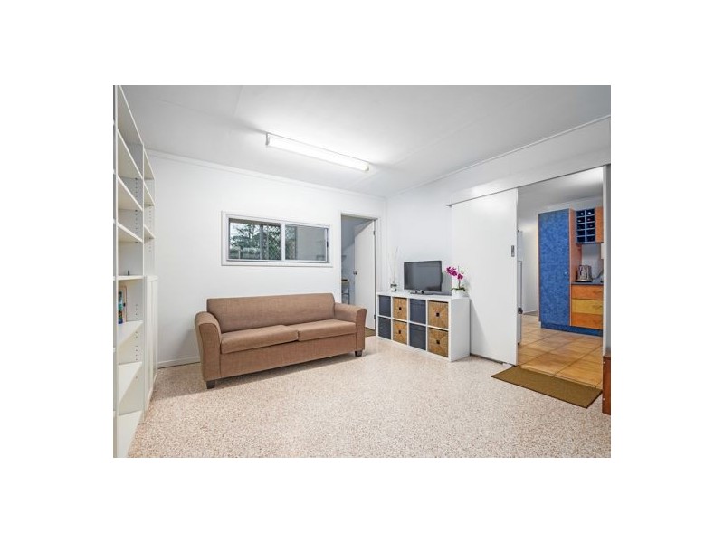 2 Kidd Street, Robertson QLD 4109