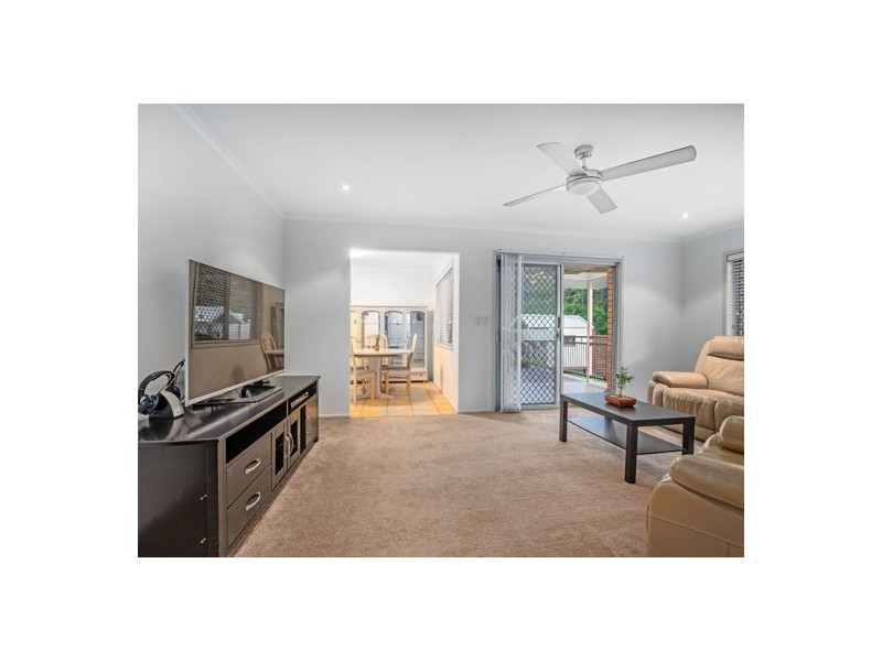 2 Kidd Street, Robertson QLD 4109