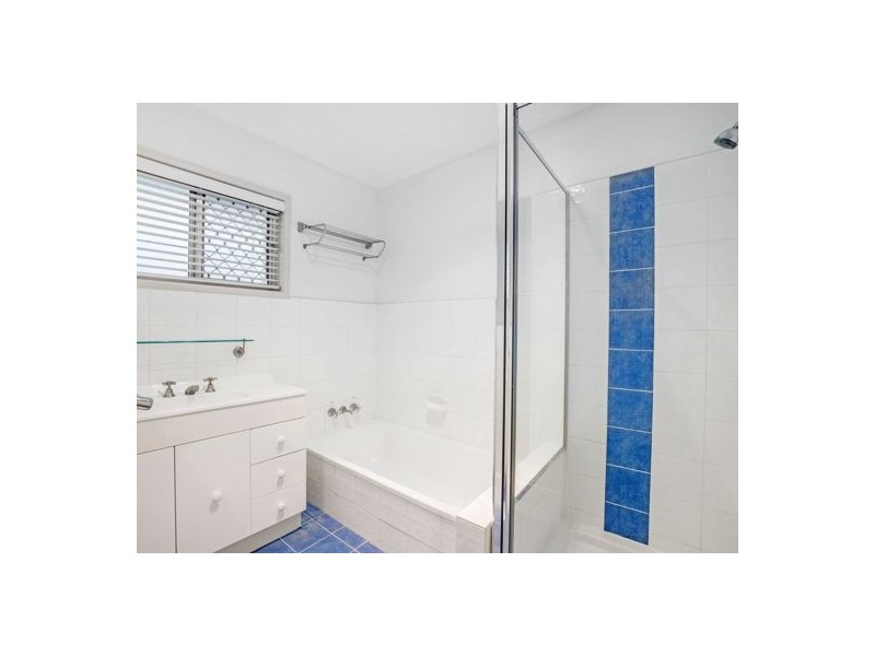 2 Kidd Street, Robertson QLD 4109