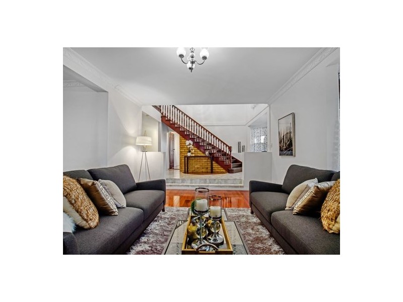 16 Orpheus Street, Robertson QLD 4109