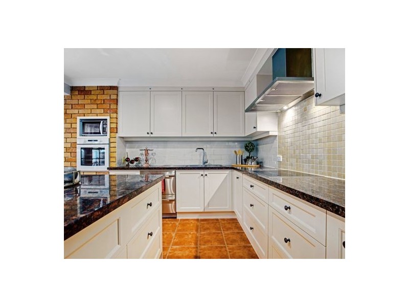 16 Orpheus Street, Robertson QLD 4109