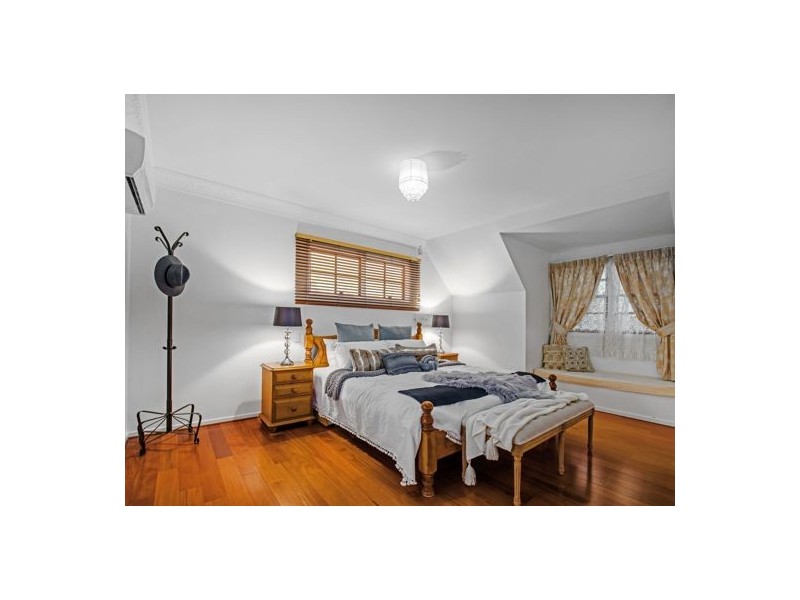 16 Orpheus Street, Robertson QLD 4109