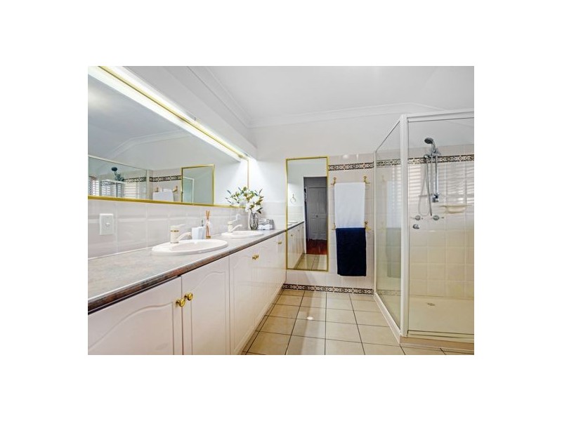 16 Orpheus Street, Robertson QLD 4109