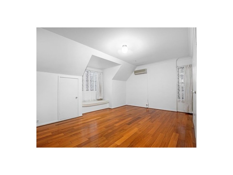 16 Orpheus Street, Robertson QLD 4109