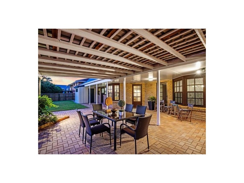 16 Orpheus Street, Robertson QLD 4109