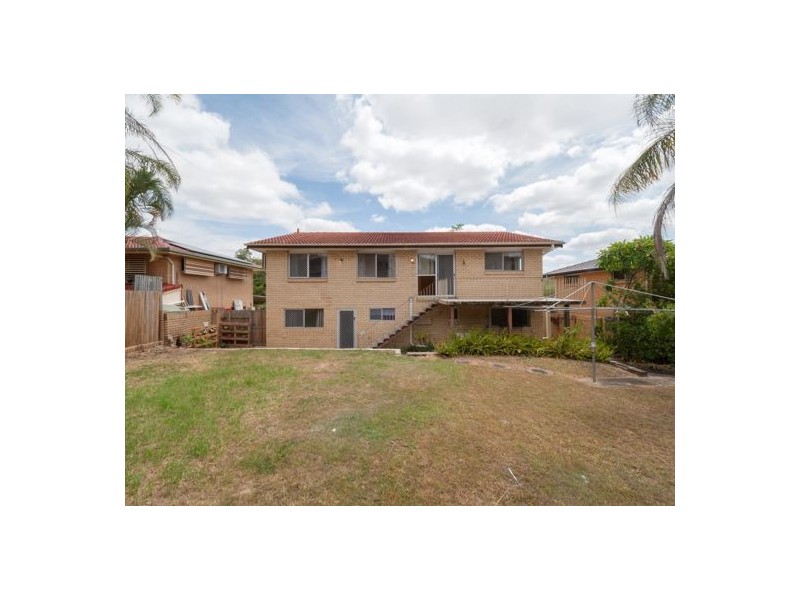 17 Laver Street, Macgregor QLD 4109