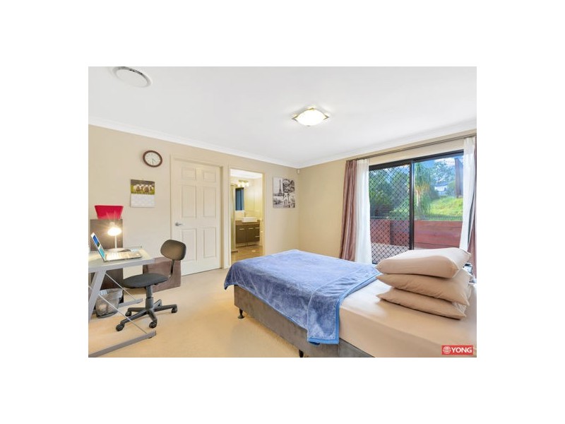 .17 Coronation Rd, Hillcrest QLD 4118