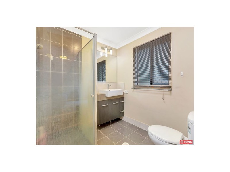 .17 Coronation Rd, Hillcrest QLD 4118