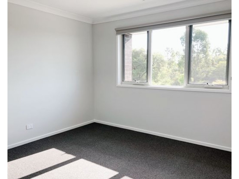 33 Cockatoo Place, Rochedale QLD 4123