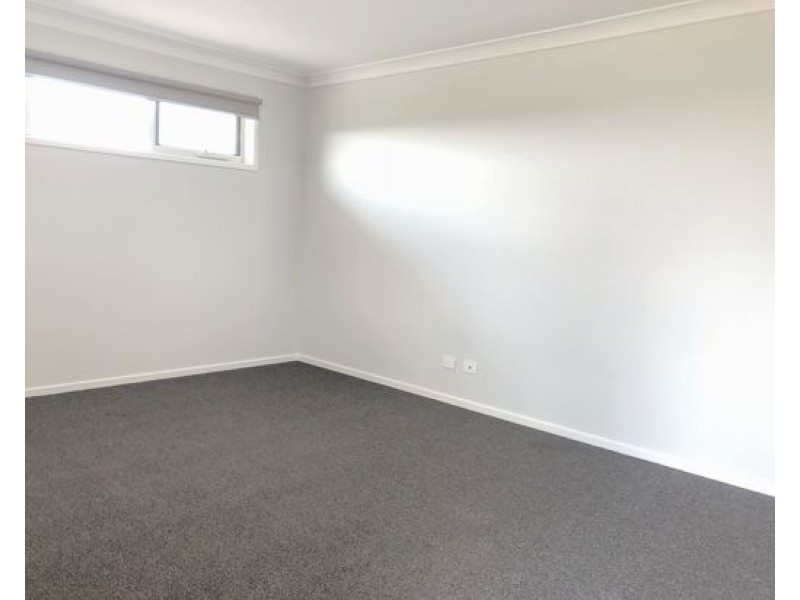 33 Cockatoo Place, Rochedale QLD 4123
