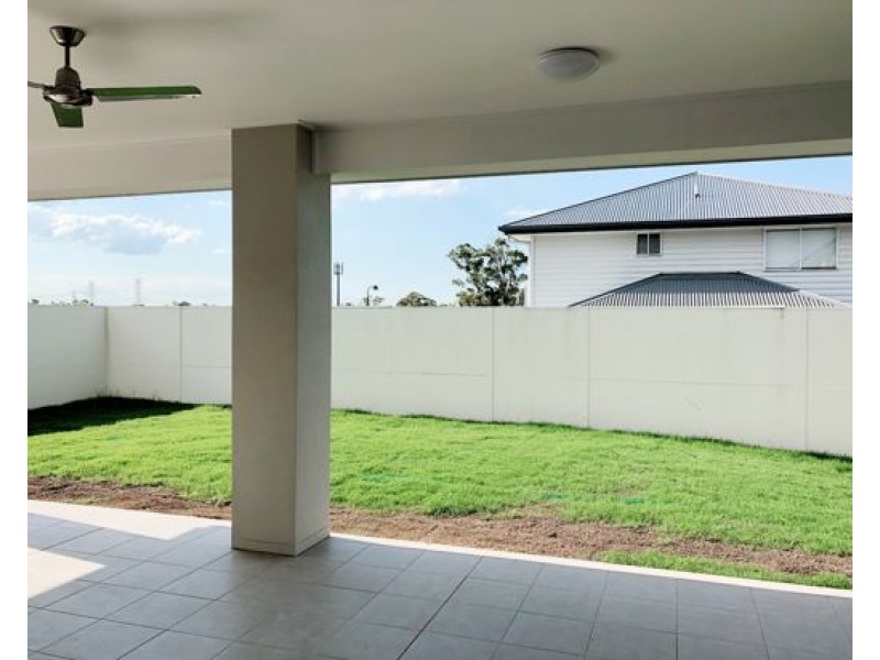 33 Cockatoo Place, Rochedale QLD 4123