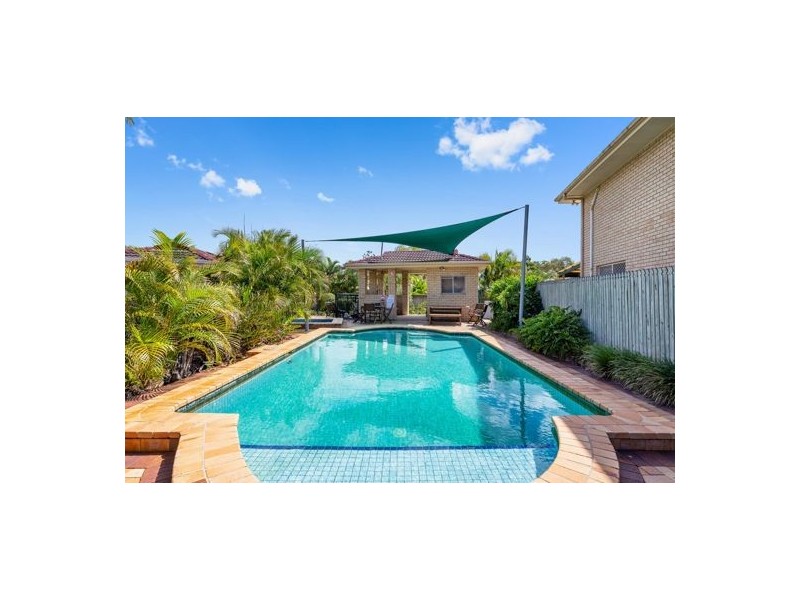 10 Lawrence Close, Robertson QLD 4109