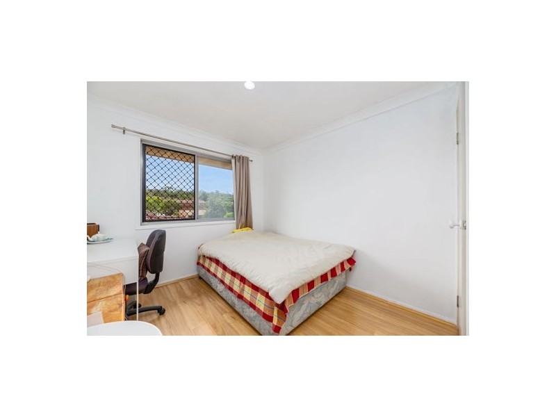 10 Lawrence Close, Robertson QLD 4109