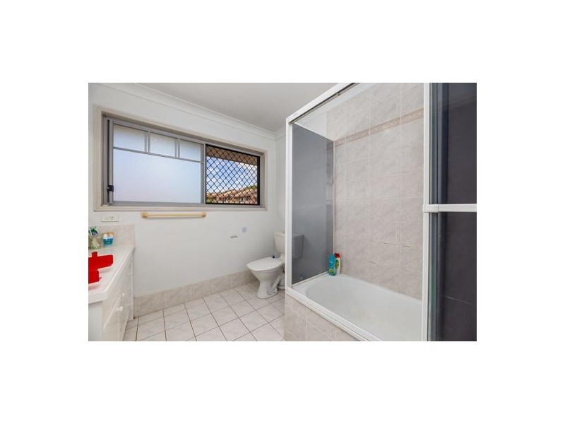 10 Lawrence Close, Robertson QLD 4109