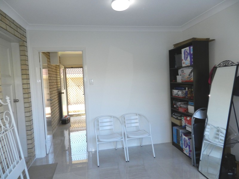 10 Lawrence Close, Robertson QLD 4109