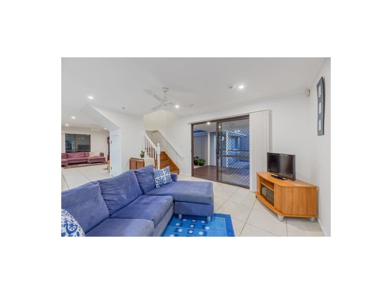 12 Kernow Street, Robertson QLD 4109