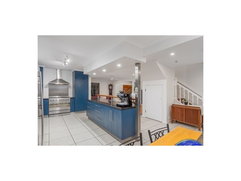 12 Kernow Street, Robertson QLD 4109
