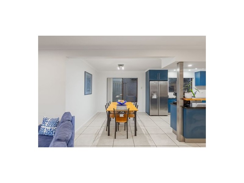 12 Kernow Street, Robertson QLD 4109