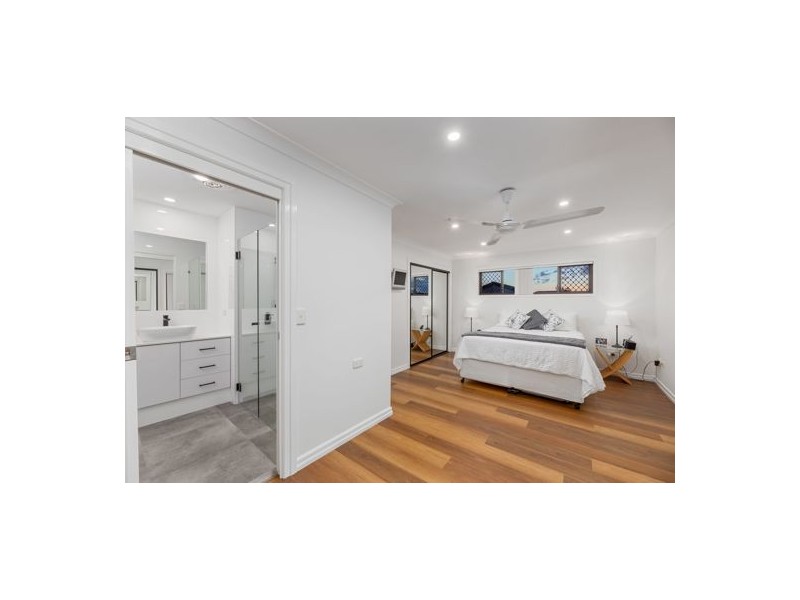 12 Kernow Street, Robertson QLD 4109