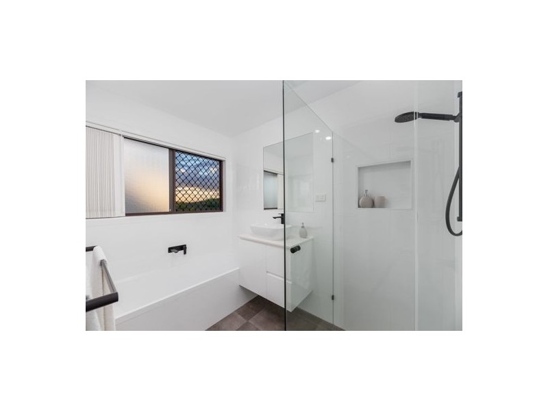 12 Kernow Street, Robertson QLD 4109