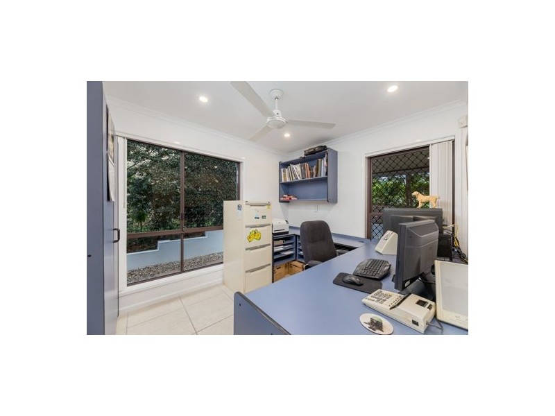 12 Kernow Street, Robertson QLD 4109
