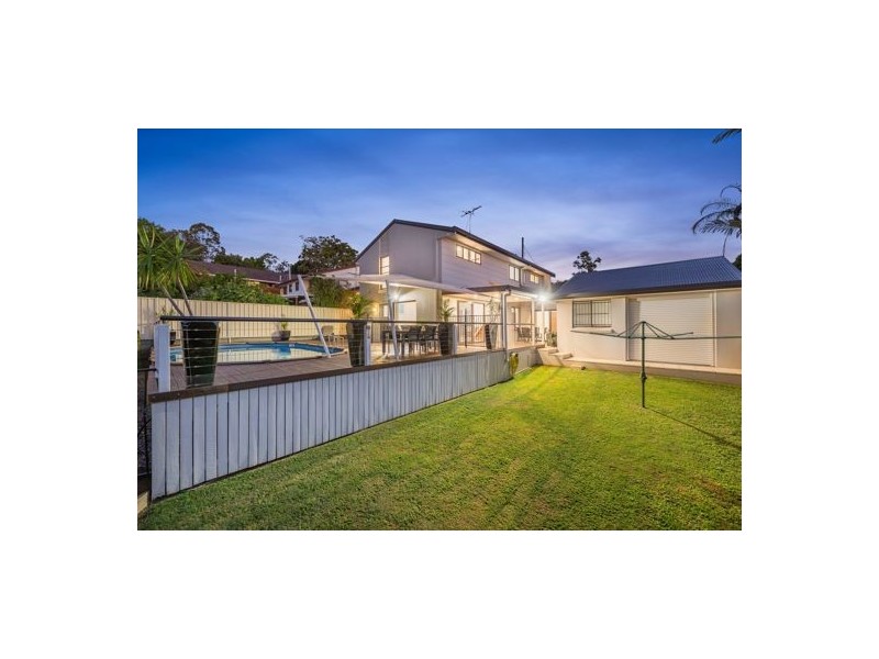 12 Kernow Street, Robertson QLD 4109