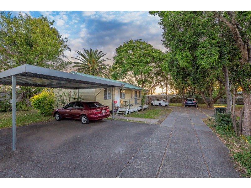 15 Clinton Street, Coopers Plains QLD 4108