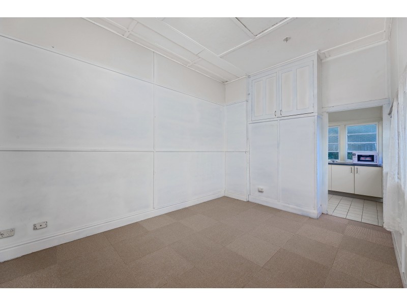 15 Clinton Street, Coopers Plains QLD 4108