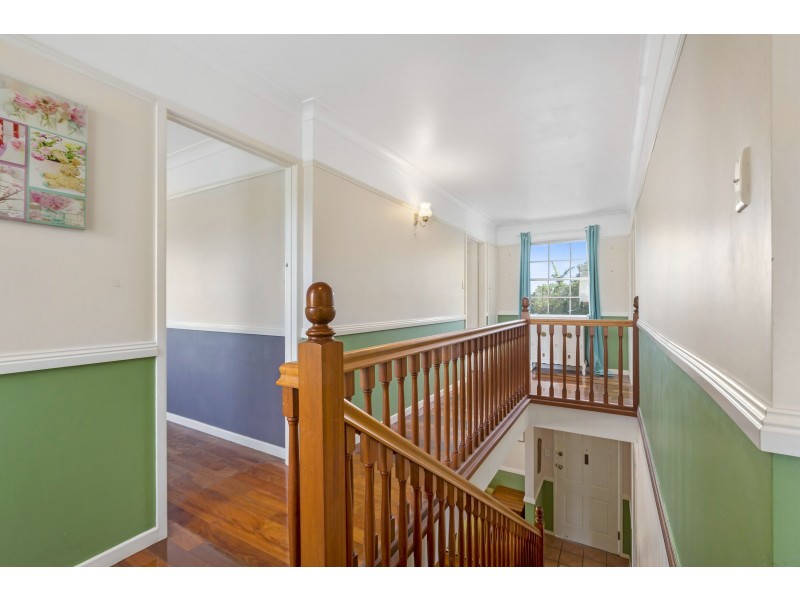 9 Akora Street, Macgregor QLD 4109