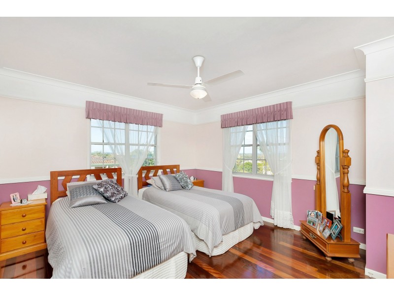 9 Akora Street, Macgregor QLD 4109