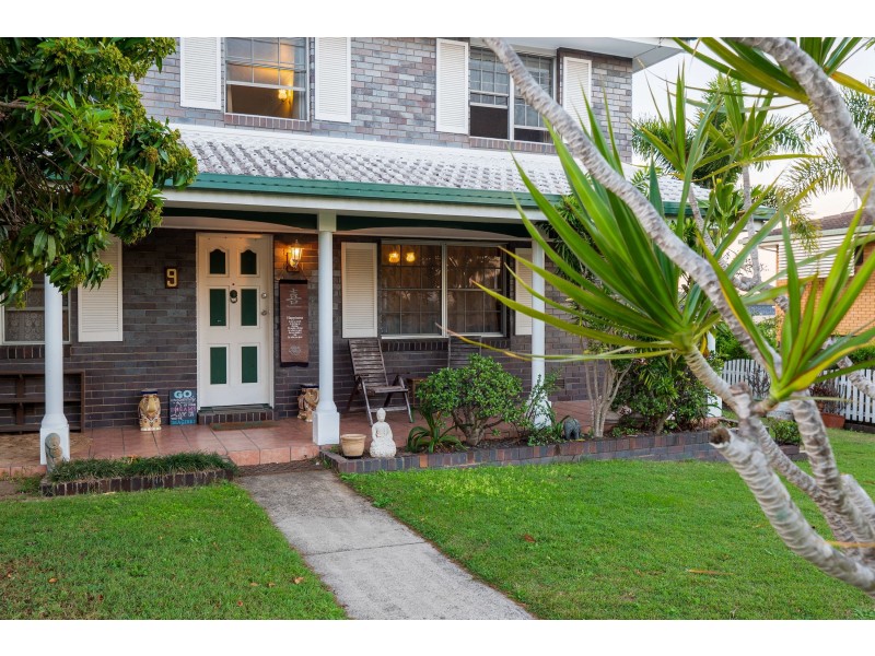 9 Akora Street, Macgregor QLD 4109