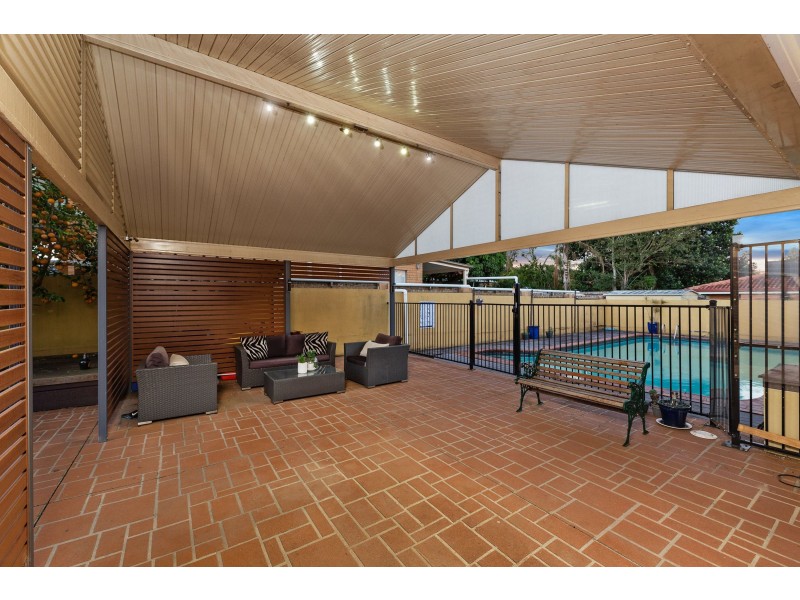 19 Cornell Street, Robertson QLD 4109