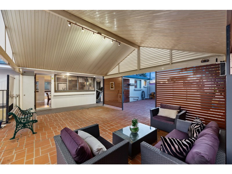 19 Cornell Street, Robertson QLD 4109