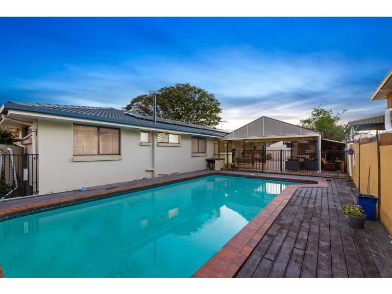 19 Cornell Street, Robertson QLD 4109