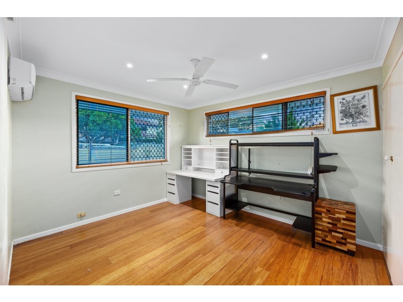 19 Cornell Street, Robertson QLD 4109