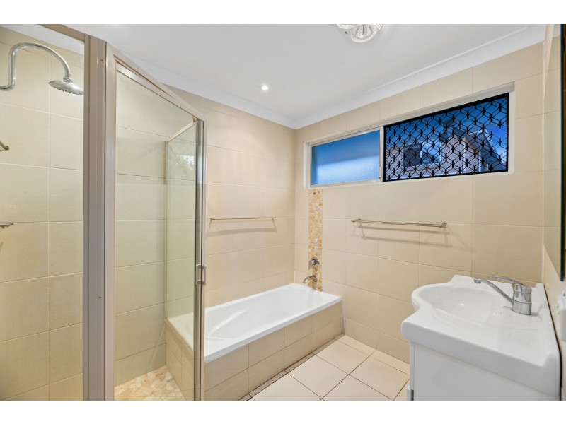 19 Cornell Street, Robertson QLD 4109