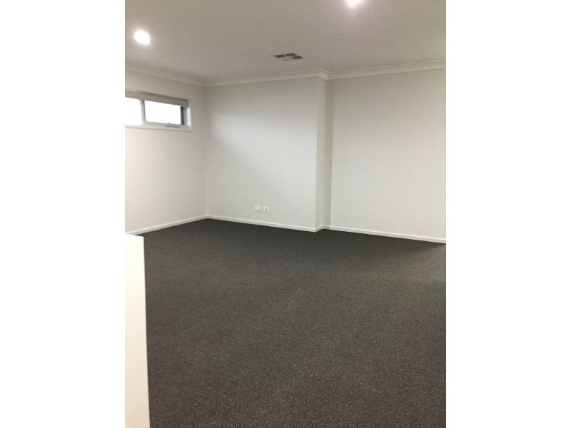 37 Eagle Parade, Rochedale QLD 4123